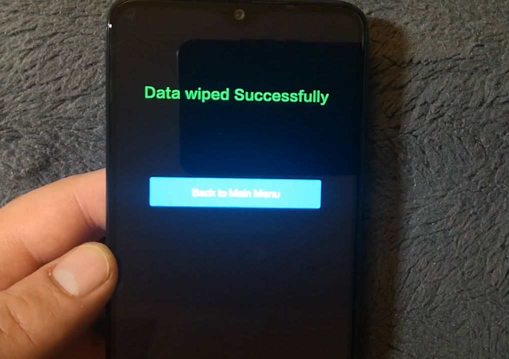 پیام تایید پاک شدن کلی عملیات Wipe Data در گوشی ردمی نوت 8 پرو